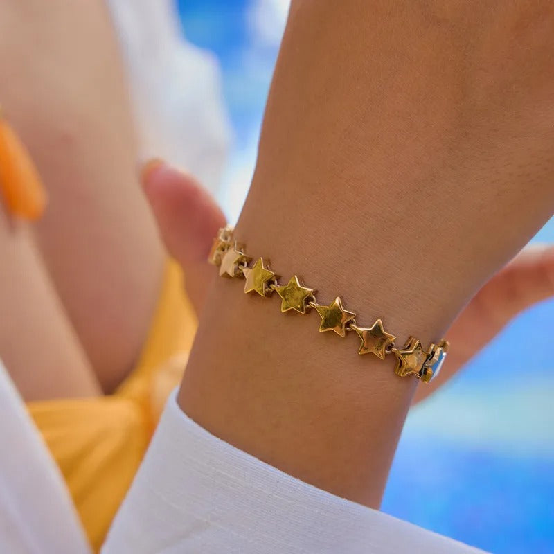 Bracelete Estrelas Delicadas Banhado em Ouro 18K