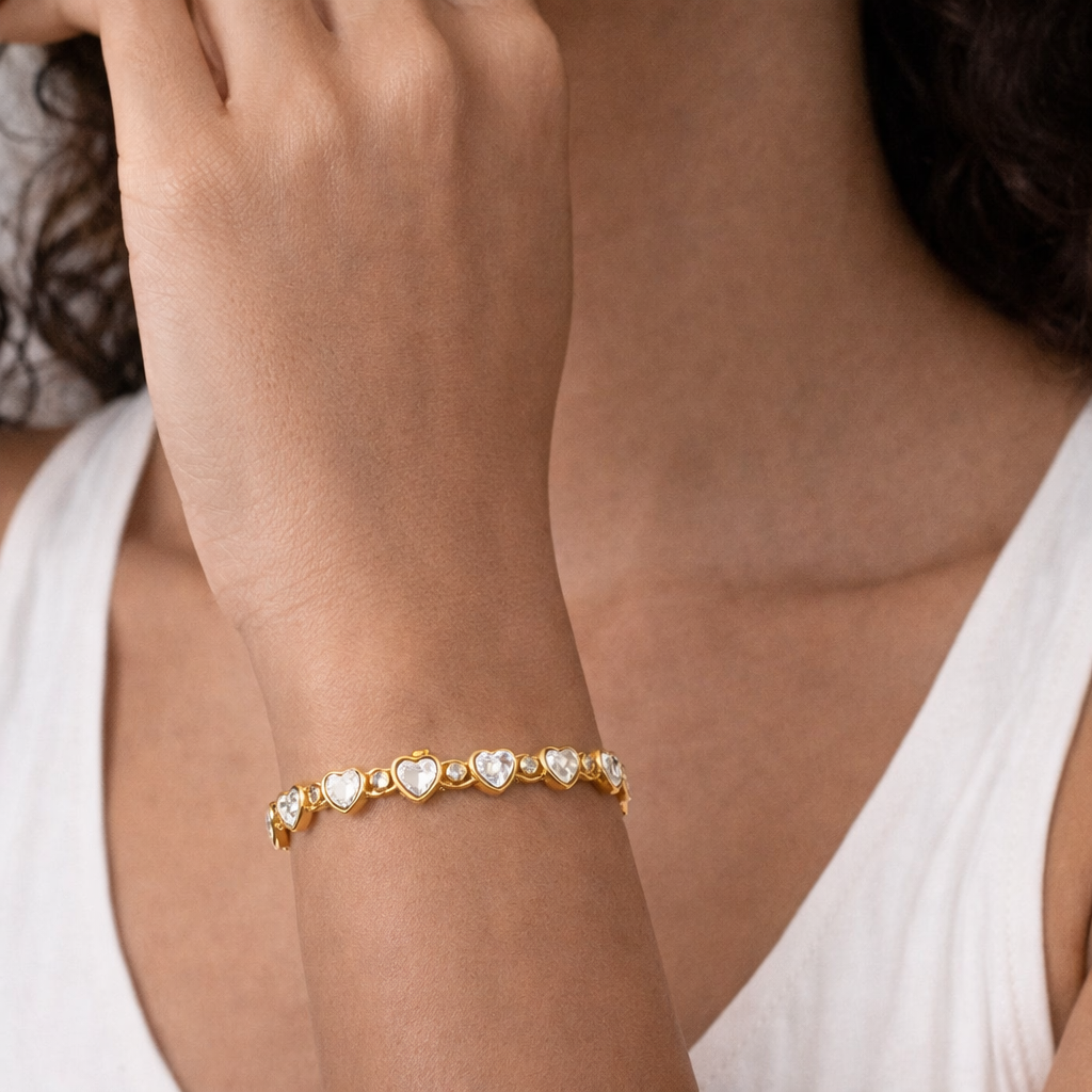 Bracelete Luna Corações Banhado a Ouro 18K