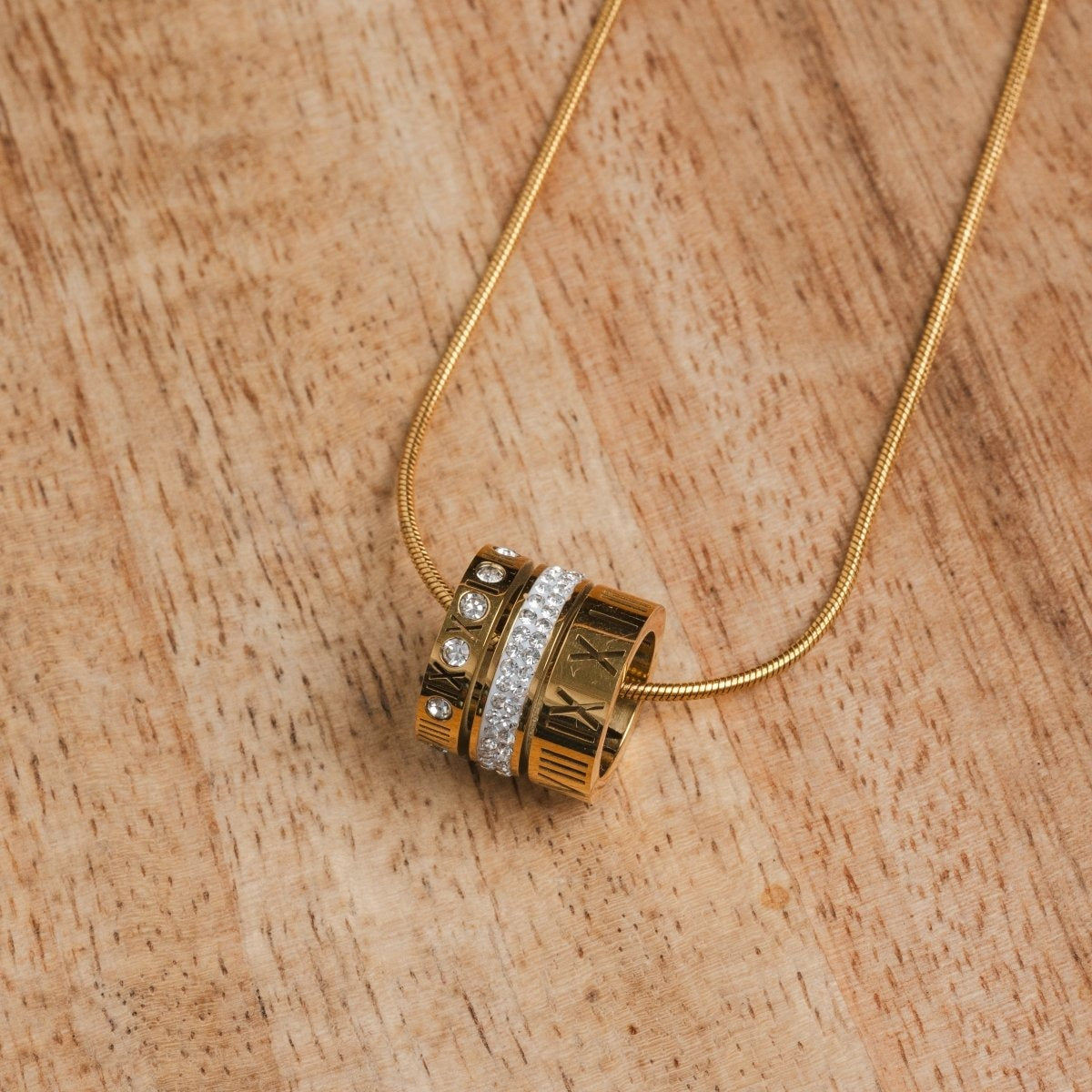 Colar Triplo AroRomano Banhado em Ouro 18k